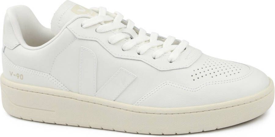 VEJA Lage Sneakers V-90 Maat: 41 Materiaal: Leer Kleur: Wit