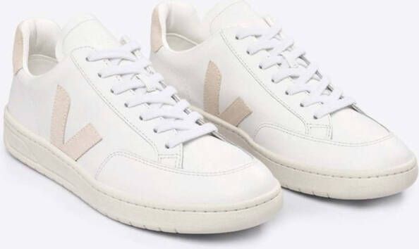 Veja V-12 herensandaal van zandkleurig en wit leer White