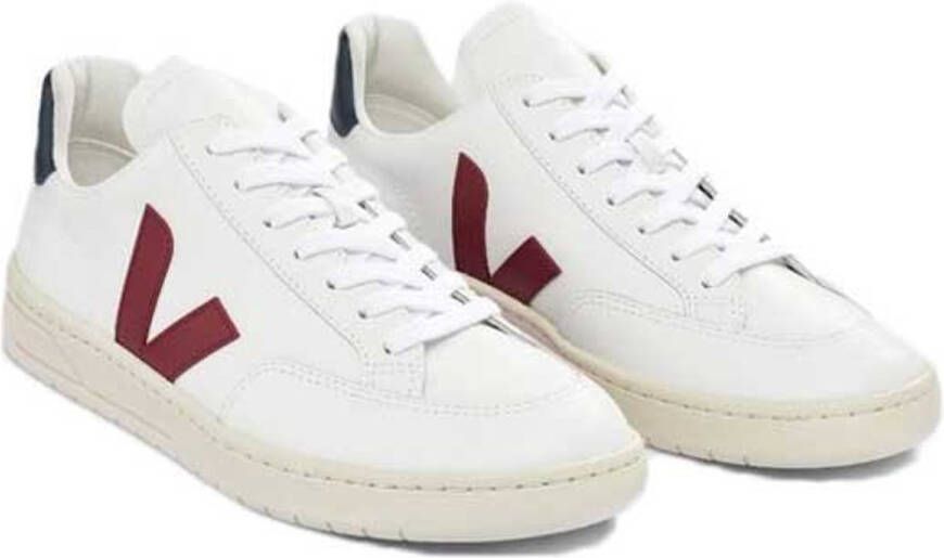 Veja Witte veganistisch leren sneakers met stijlvol ontwerp Wit