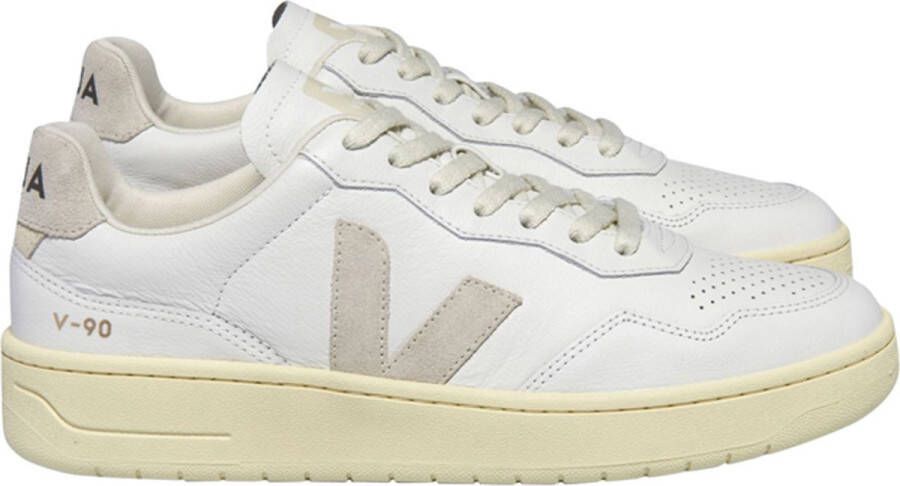 VEJA Lage Sneakers V-90 Maat: 37 Materiaal: Leer Kleur: Wit