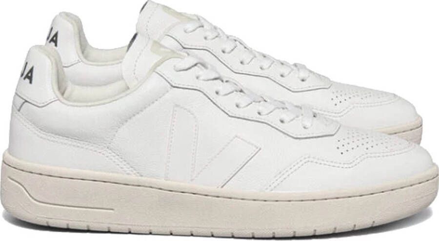 VEJA Lage Sneakers V-90 Maat: 42 Materiaal: Leer Kleur: Wit