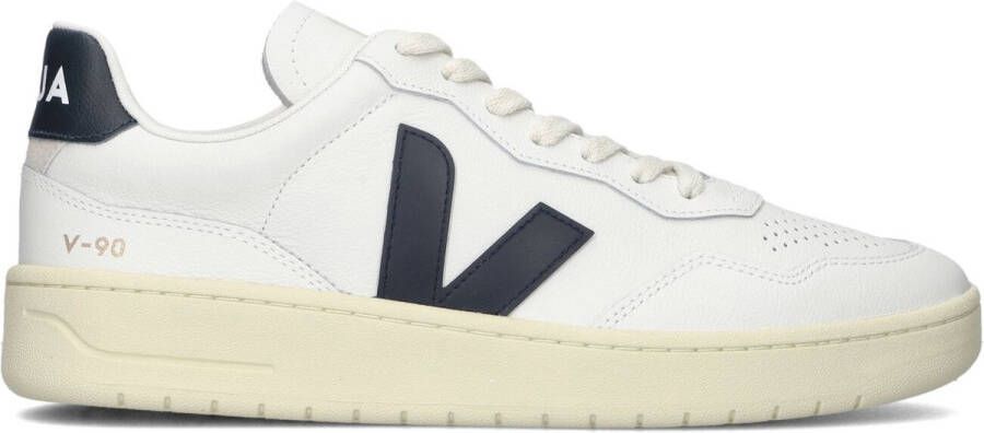 VEJA Lage Sneakers V-90 Maat: 46 Materiaal: Leer Kleur: Wit