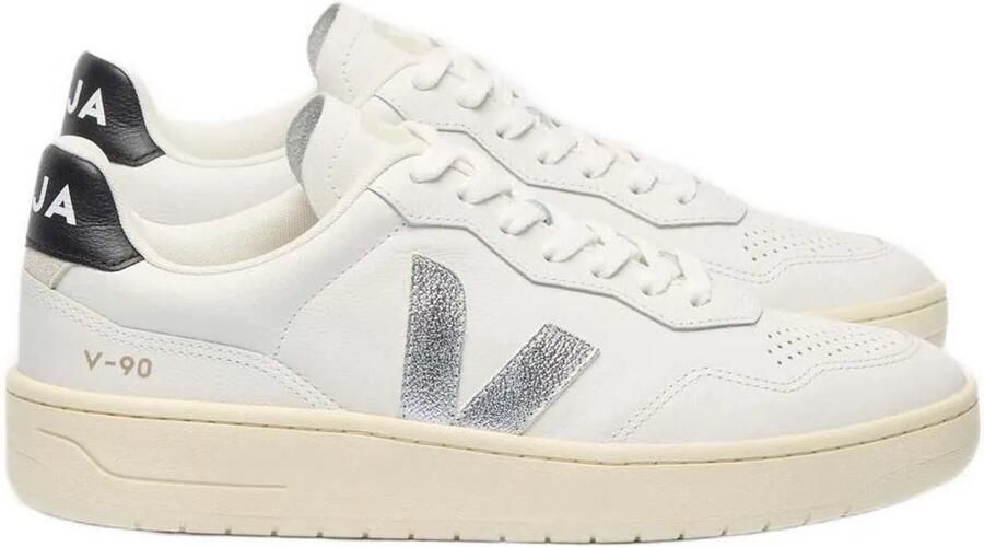 Veja Traced Leather Sneakers Ethisch en Stijlvol