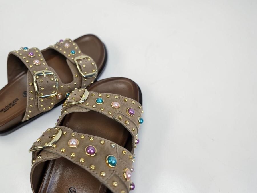 Velourleer Luxe Dames Slippers Suède Instappers met Verstelbare Gespen en Gekleurde Parels Comfortabel Voetbed Bruin