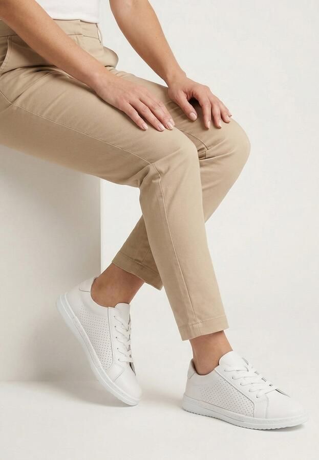 Venezia Dames Witte Leren Sneakers Geperforeerd
