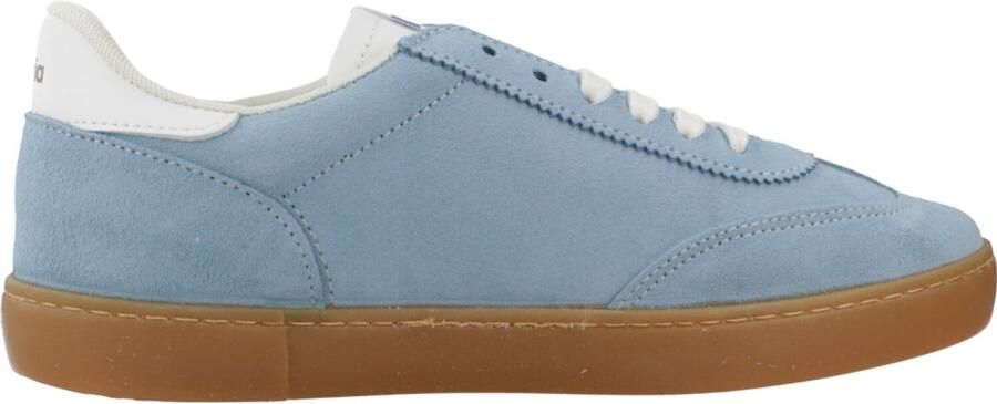 Victoria Lage Sneakers Berlin