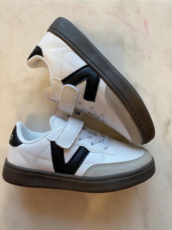 Victoria Moderne en comfortabele kindersneakers