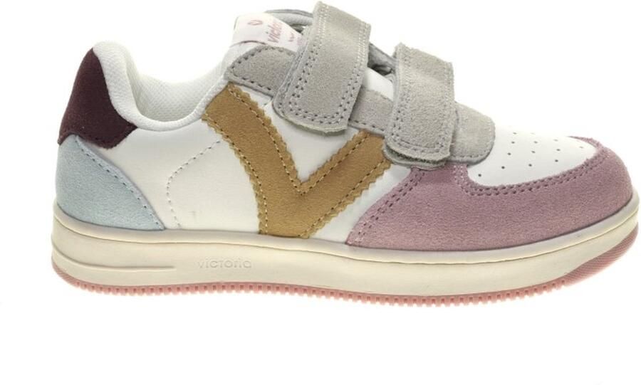 Victoria Lage Sneakers TIEMPO TIRAS SERRAJE