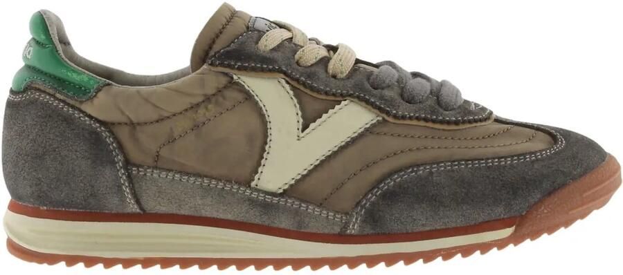 Victoria Trainers Saturno
