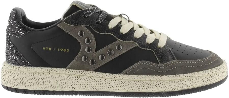 Victoria Trainers Smash-Tachuelas