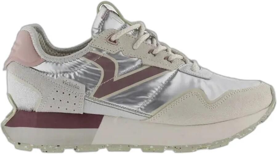 Victoria Trainers Wing