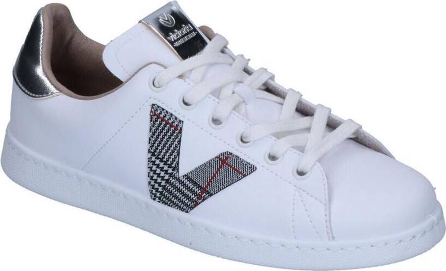 Victoria Lage Sneakers TENIS PIEL VEGANA