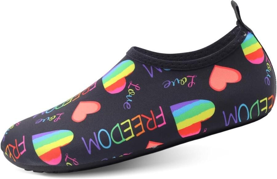 Waterschoenen voor en voor met blote voeten op het strand snel droog watersokken yoga zwem zwembad reizen kajakken op de rivier surfen duiken en yoga-oefeningen
