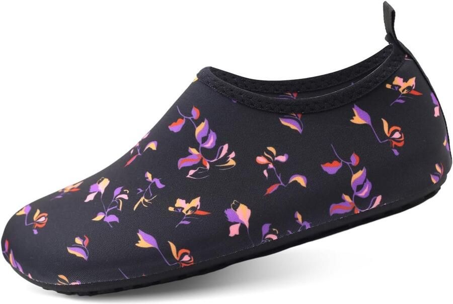 Waterschoenen voor en voor met blote voeten op het strand snel droog watersokken yoga zwem zwembad reizen kajakken op de rivier surfen duiken en yoga-oefeningen