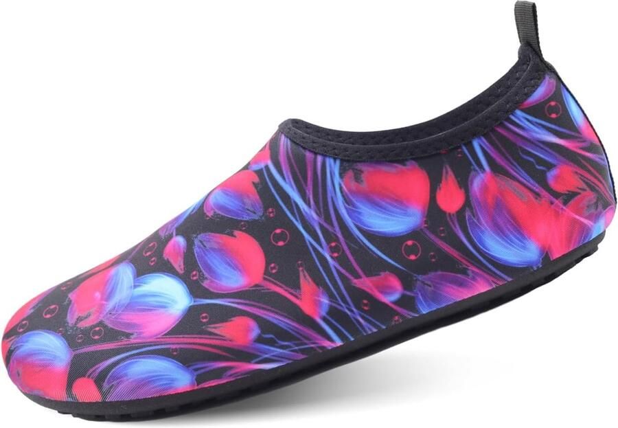 Waterschoenen voor en voor met blote voeten op het strand snel droog watersokken yoga zwem zwembad reizen kajakken op de rivier surfen duiken en yoga-oefeningen