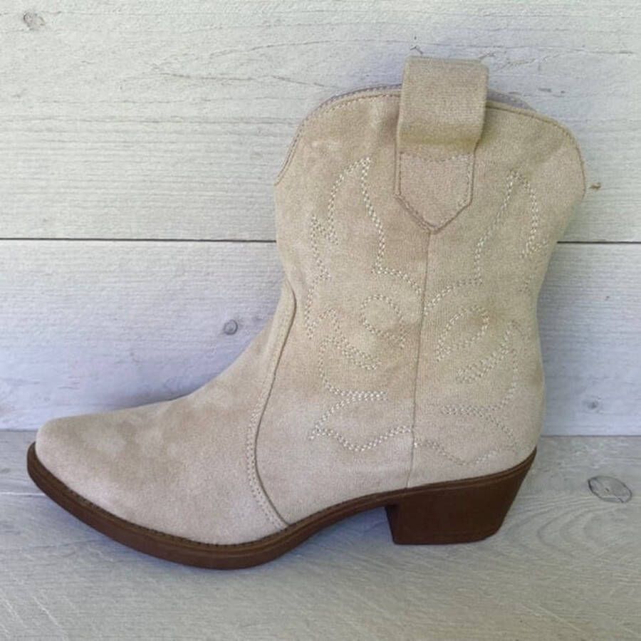 Weloveshoes Cyber Monday Deal Dames Cowboylaarzen met Hak Kort Suedine Beige