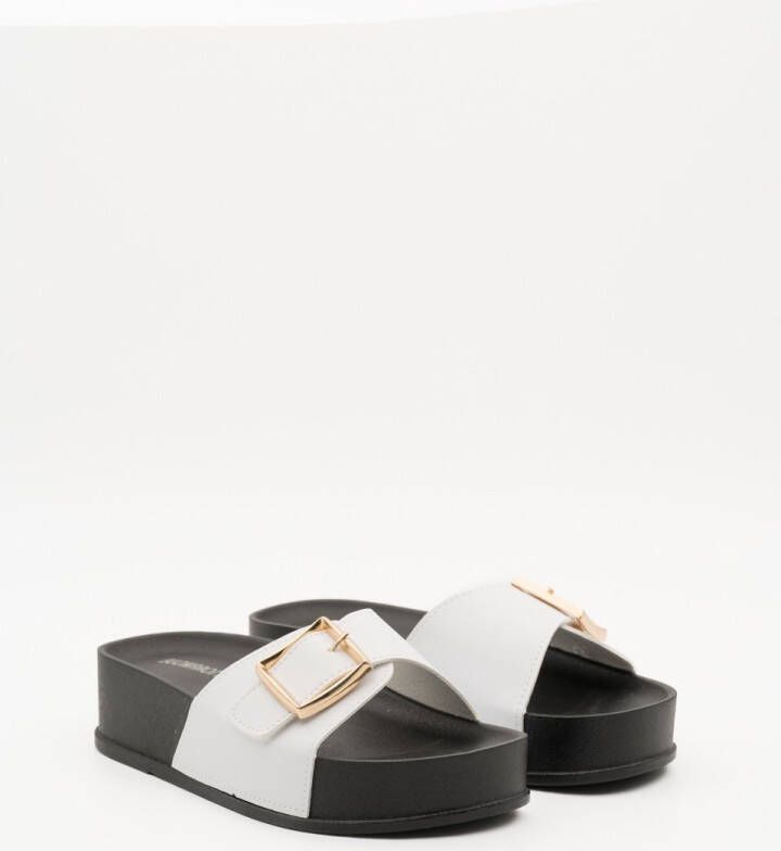 Weloveshoes SmileFavorites Instappers Slippers Wit Imitatieleer