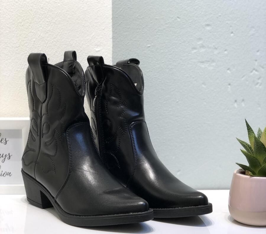 Weloveshoes Black Friday Deal Dames Cowboylaarzen met Hak Kort Imitatieleer Zwart