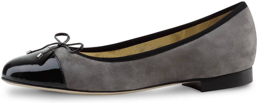 Werner Kern Ballerinas Werner Kern Mila Ballerina schoenen dames Klassieke Ballerina's Grijs suede en zwart lakleer Instappers Damesschoenen Ballet flats Zwart grijs