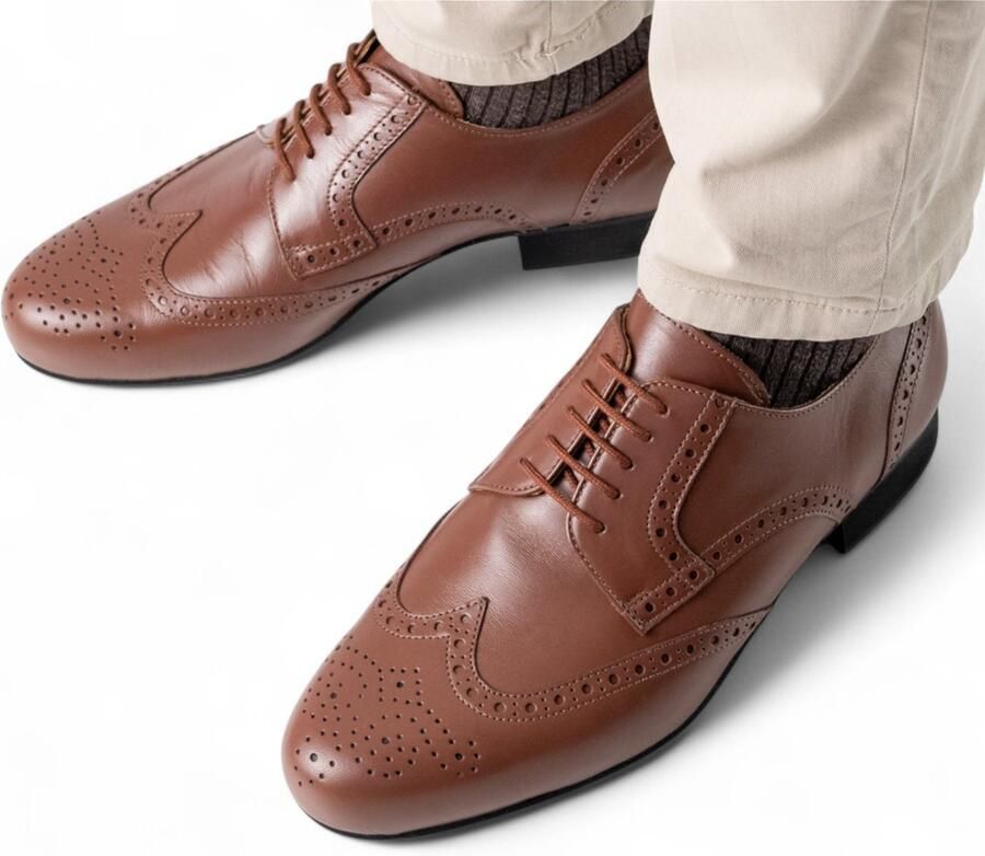 Werner Kern Heren dansschoenen Bormio Hoogwaardig cognackleurig leer Brede pasform Voor dansers met bredere voeten Suède zool Schokabsorberende demping Optimaal draagcomfort Ballroom Salsa Social Bruin