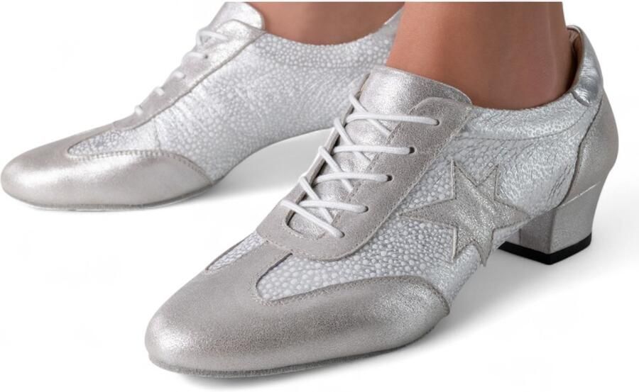 Practice dames dansschoen Ariana Elegante en sportieve teacher dansschoenen Glanzend zilverkleurig leer Splitzool hak Ademende leren voering Latin trainingsschoenen Salsa Social Ballroom Werner Kern Zilver