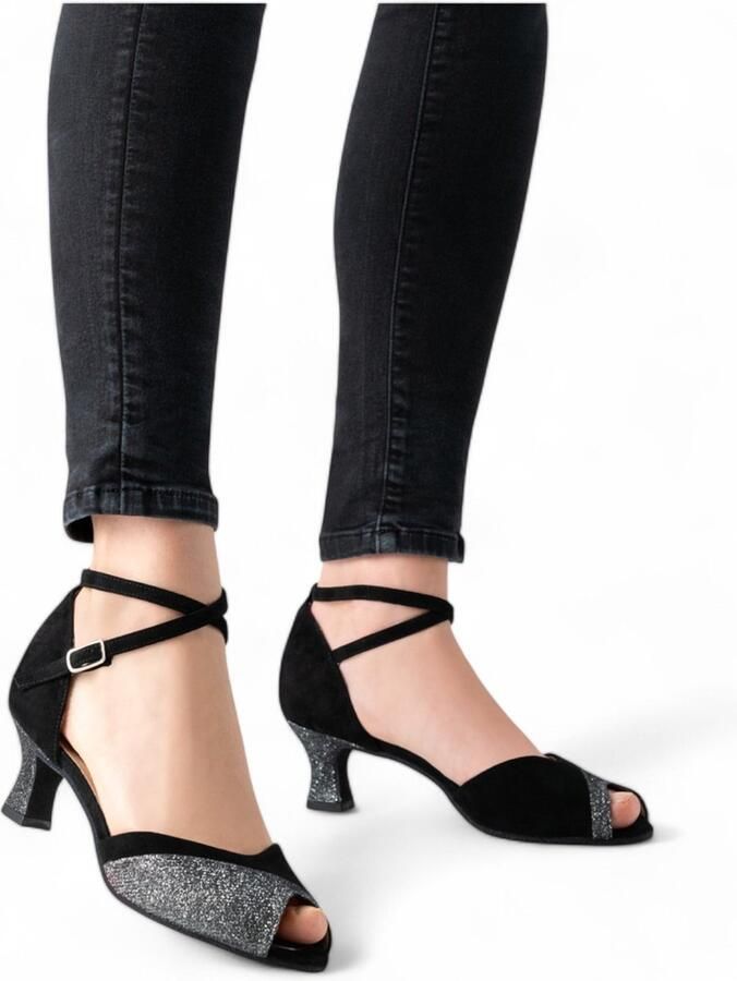 Werner Kern Steph Latin Dansschoenen met glitter elementen voor dames Lage stabiele hak van Comfortabele dames dansschoenen Salsa Bachata Latin Werner Kern Zwart met zilver