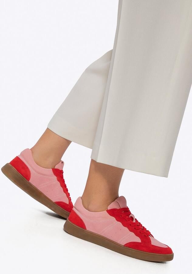 WITTCHEN Dames Suède Sneakers Contrasterende Roze en Rode Elementen
