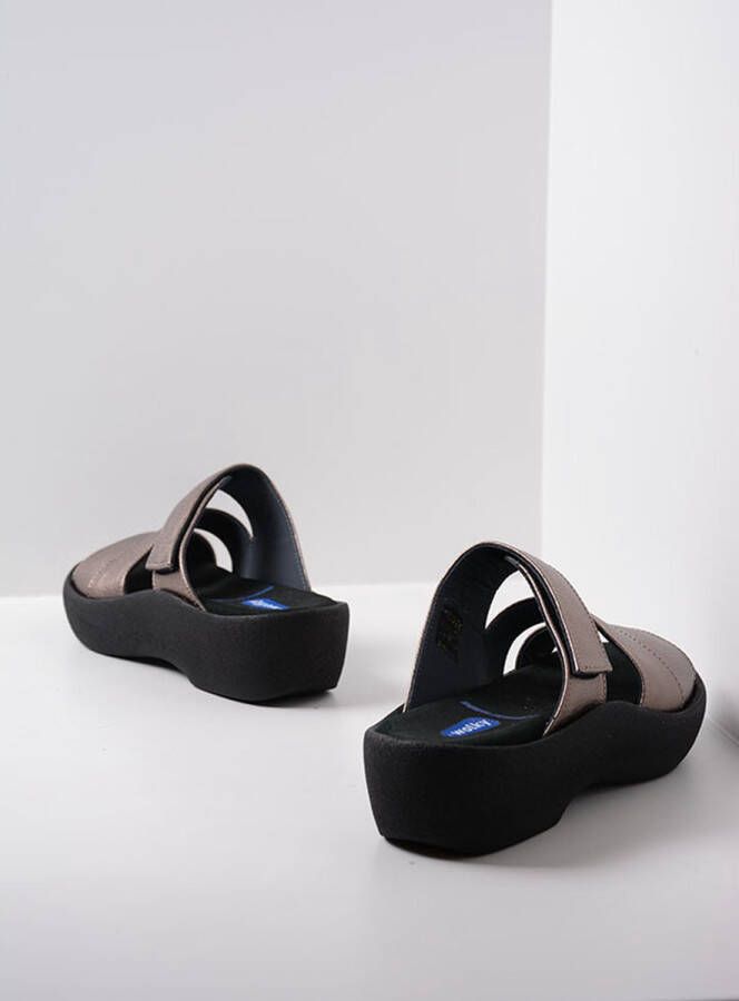 Wolky Slippers Aporia brons leer
