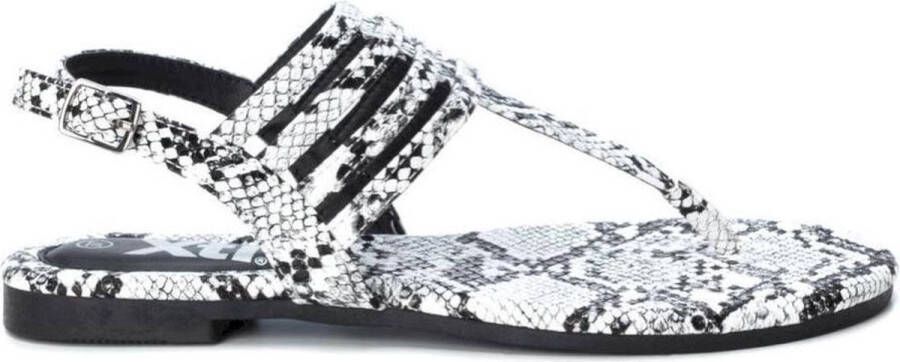 XTI Platte sandalen voor stijlvolle vrouwen White Dames
