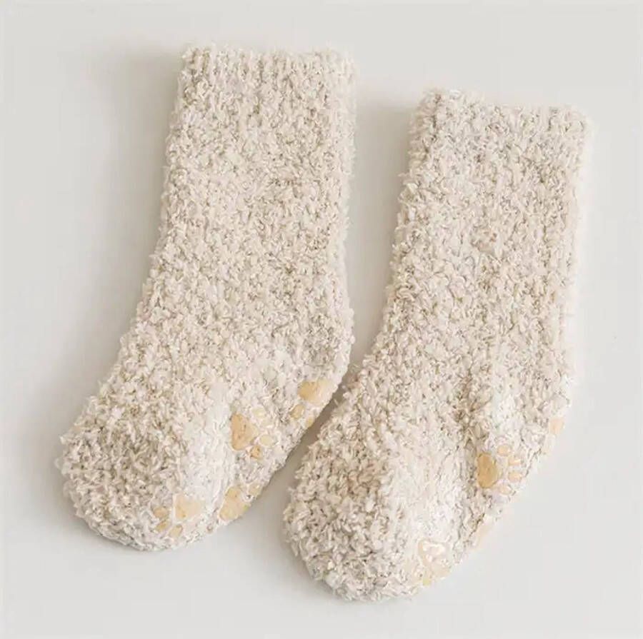 Ychee Warme Fuzzy Fleece Kinder Sokken Kousen Sloffen Anti slip Indoor Winter Warmte Koude voeten Comfort Zacht Small Creme Wit