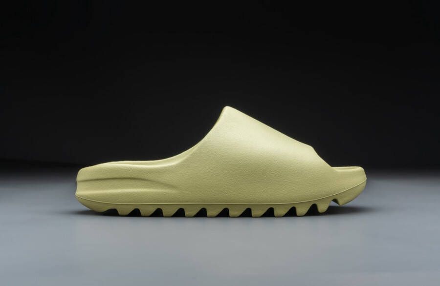 Adidas Yeezy Slide Resin (2022) FZ5904 1 2 Geel Schoenen