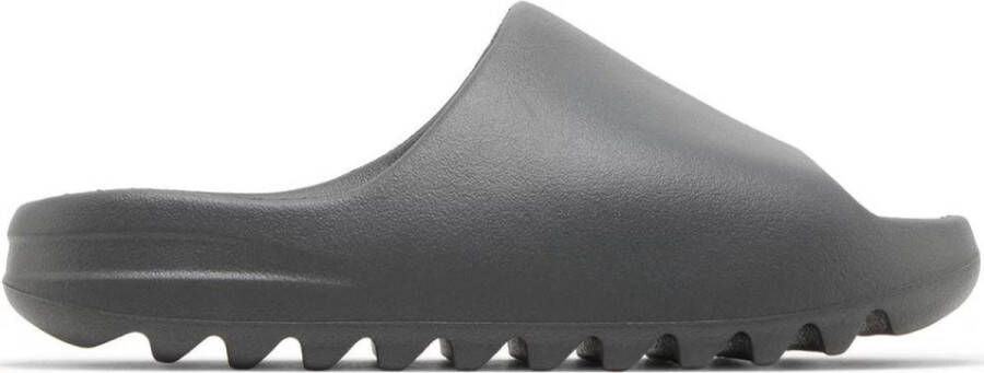 Adidas Yeezy slide granite ID4132