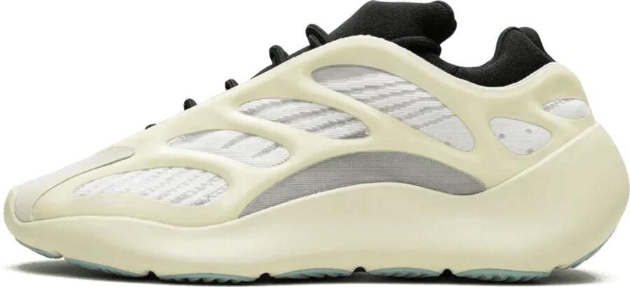 Yeezy Kosmisch Comfort Sneakers Beige