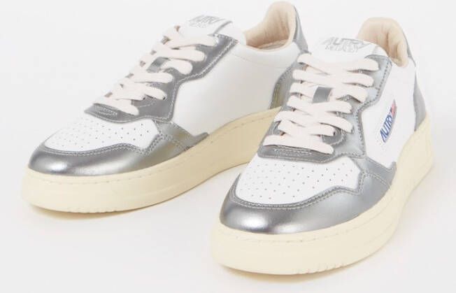 Autry Medalist Low sneaker van leer met metallic details