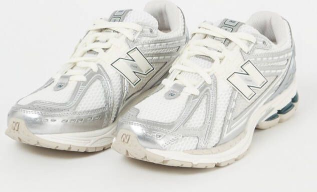 New Balance 1906R sneaker met mesh details