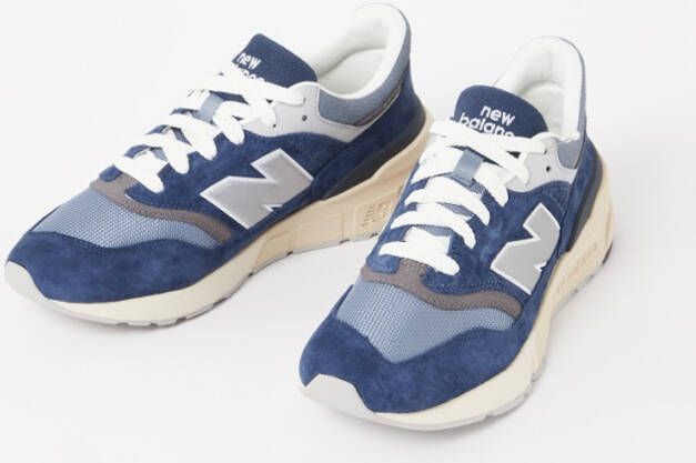 New Balance 997R sneaker met suède details