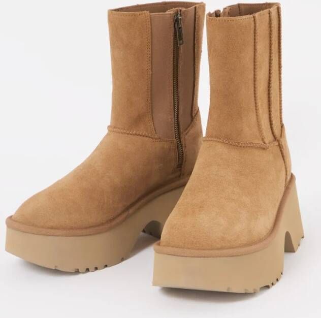 Ugg Classic Twin Seam New Heights enkellaarsje van suède