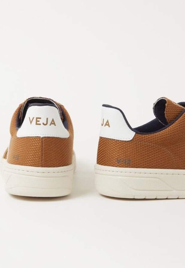 Veja V-12 sneaker met suède details