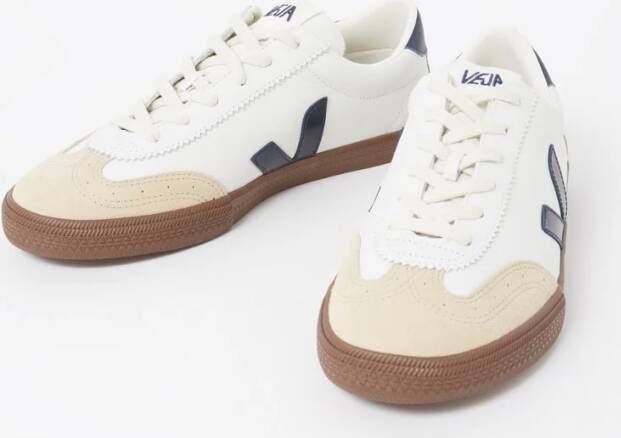 Veja Volley sneaker van leer met suède details