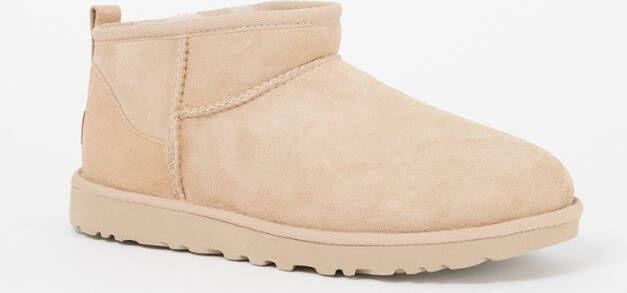 Ugg Classic Ultra Mini enkellaarsje van suède