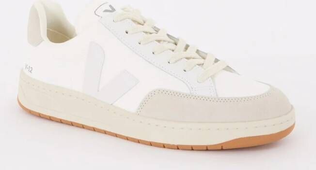 Veja V-12 sneaker van mesh met suède details
