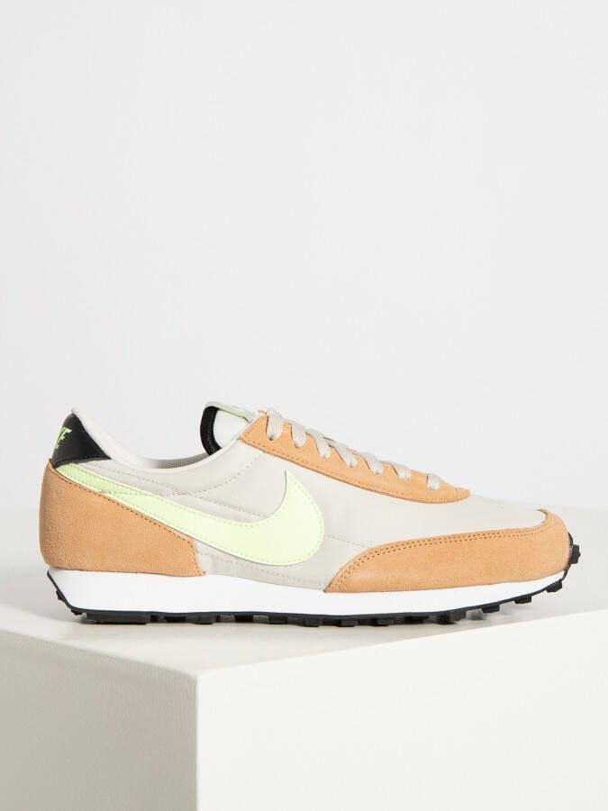 Nike Sneakers in beige voor Dames 5. W Daybreak