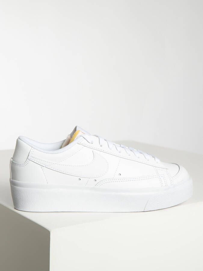 Nike Wmns Blazer Low Platform Basketball Schoenen white white black maat: 39 beschikbare maaten:37.5 38.5 39 40.5 36.5 42 - Foto 3