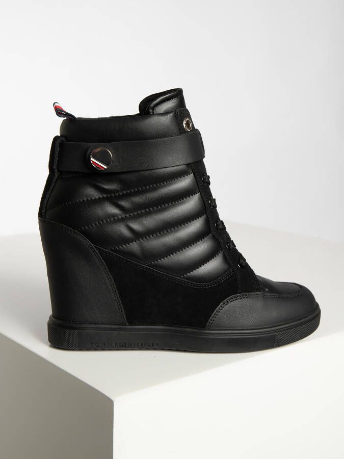 Tommy Hilfiger Sneakers met sleehak WEDGE SNEAKER BOOT met aan de binnenkant geplaatste sleehak