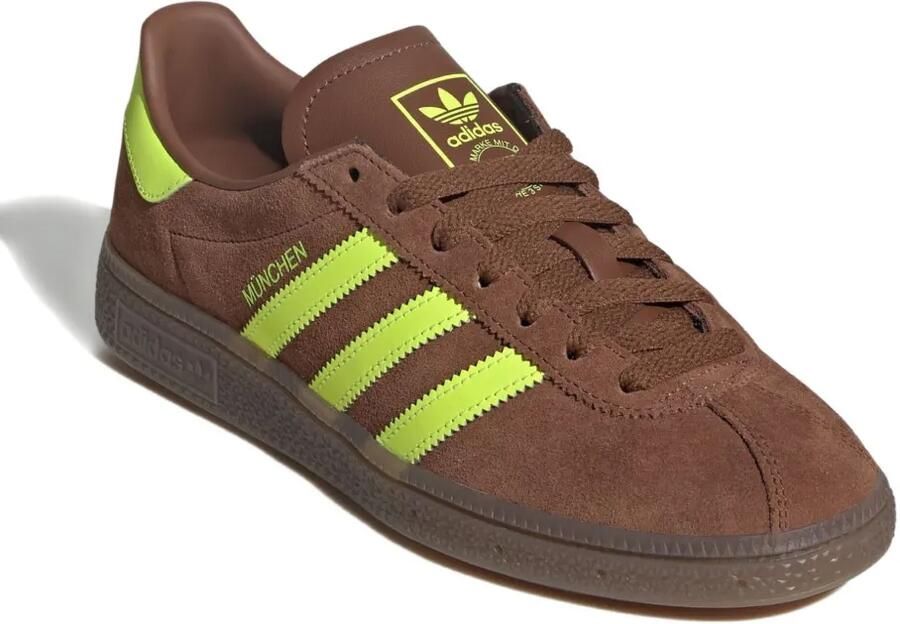 Adidas Gestreepte sneakers Bruin