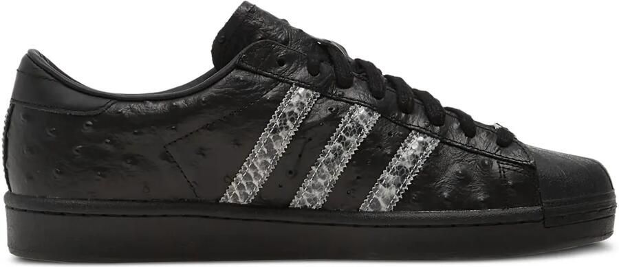Adidas Superstar Footpatrol gestreepte sneakers Zwart
