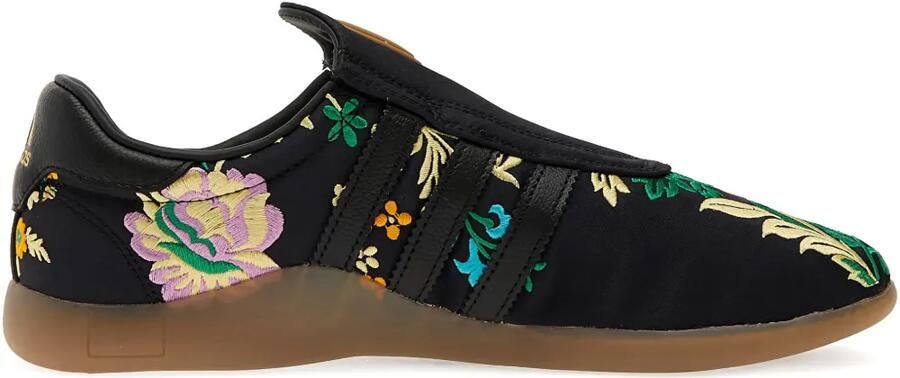 Adidas Taekwondo Mei sneakers met geborduurde bloemen Zwart