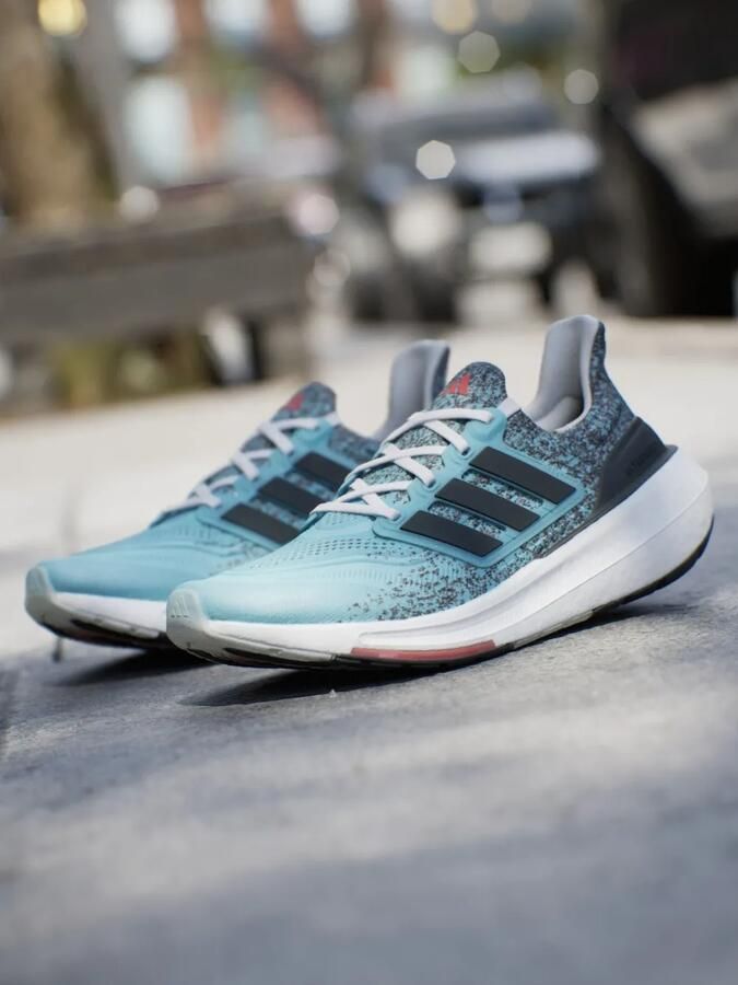 Adidas Ultraboost Light "Light Aqua Core Black Bright Red" sneakers Blauw