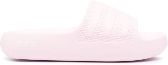 adidas Slippers met logo-reliëf Roze