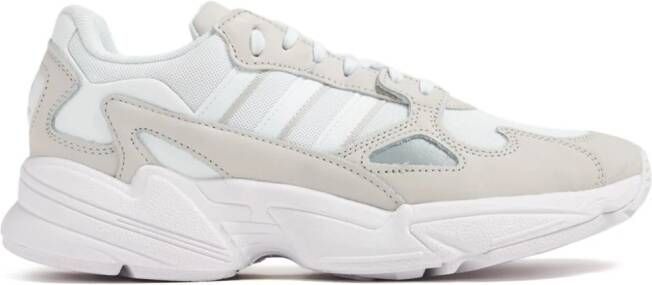 Adidas x Nadeshot Rivalry Low leren sneakers Beige